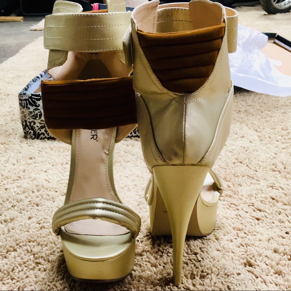 𝐁𝐮𝐦𝐩𝐞𝐫 𝐏𝐥𝐭𝐟𝐦 𝐒𝐭𝐢𝐥𝐞𝐭𝐭𝐨 𝐏𝐮𝐦𝐩 - Picture 5 of 5